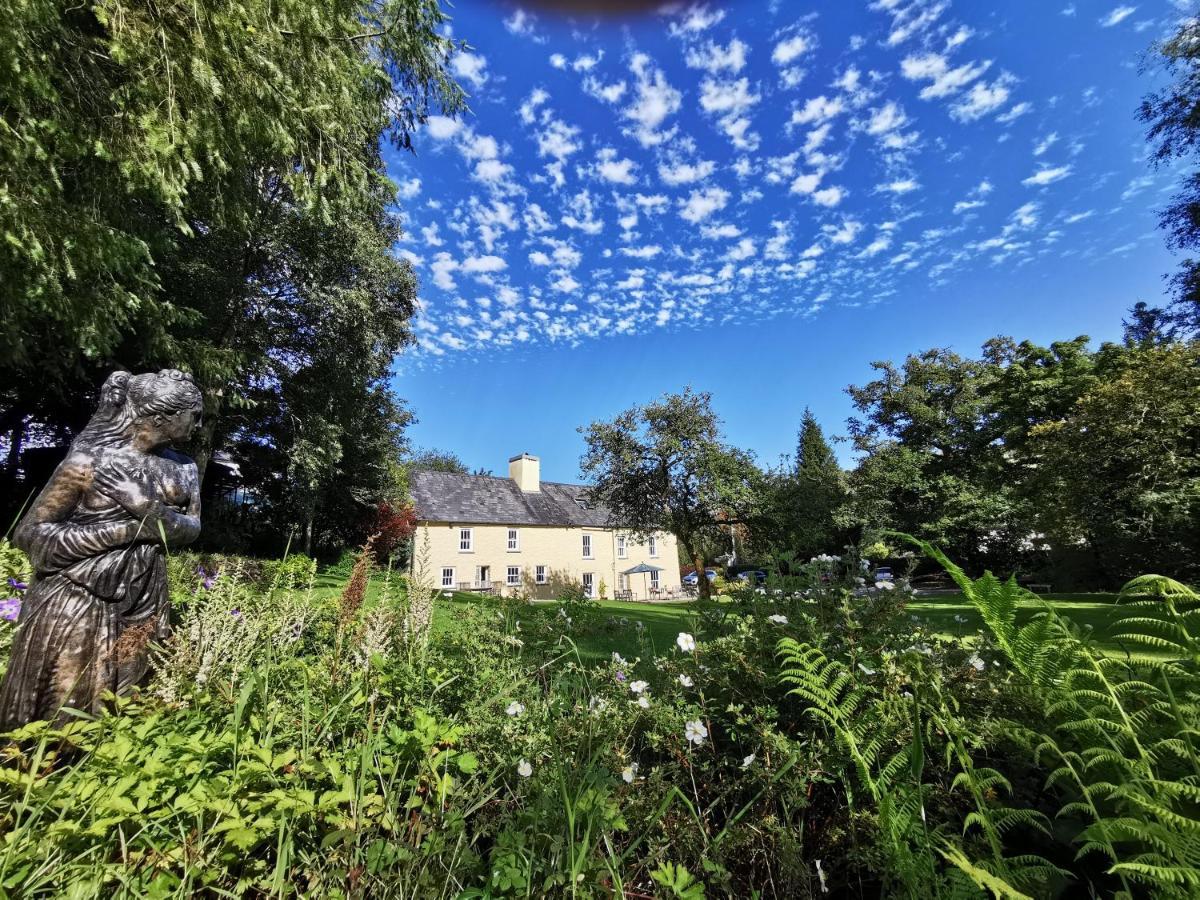 Ty Mawr Country Hotel Carmarthen Exterior foto